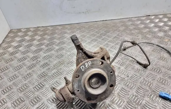 Peugeot 1007 Front wheel hub
