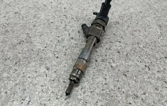 Renault Scenic II - Grand scenic II Fuel injector 8200100272BOSCH