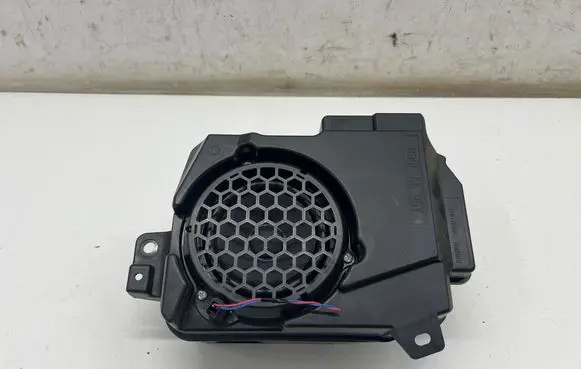 Mazda 3 Subwoofer speaker BDGF6696Y