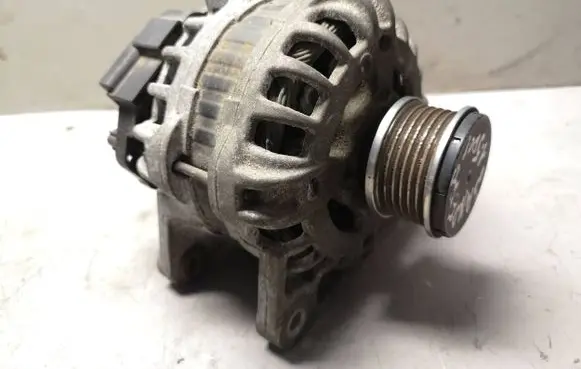 Dacia Sandero Generator/alternator 231005933R F000BL07G6 150927