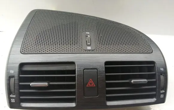Toyota Avensis T270 Dash center air vent grill 5567005090 5567005110