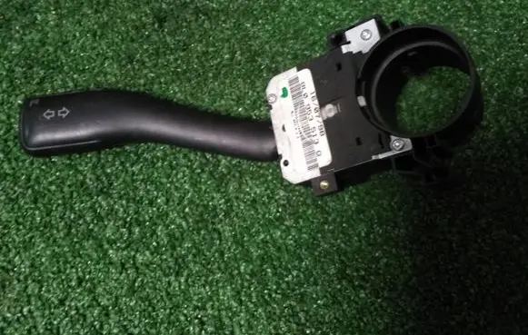 Volkswagen Golf IV Indicator stalk 8L0953513G