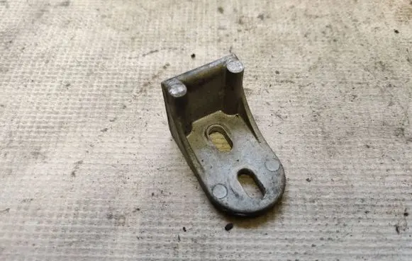 Renault Master II Rear door lock loop/hook striker 353018