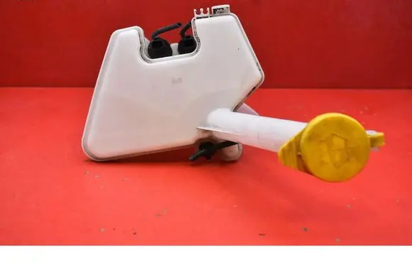 Toyota Yaris Windshield washer fluid reservoir/tank 