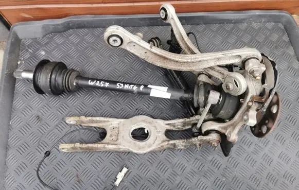 Mercedes-Benz CLS W257 Rear wheel hub spindle/knuckle 