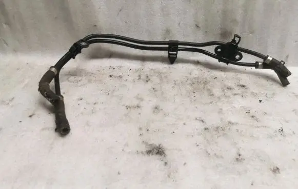 Volkswagen Jetta VI Engine coolant pipe/hose 04L121144F 150009