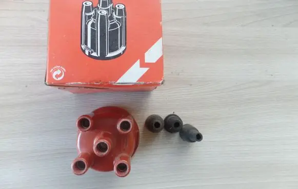 Opel Kadett D Spark distributor cap DDB442