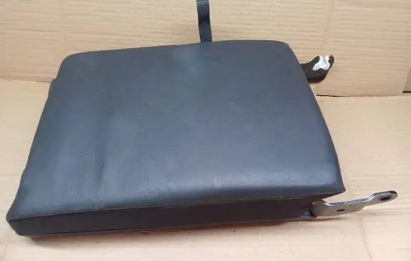 Volkswagen Tiguan Rear seat armrest 