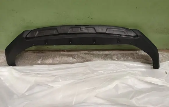 MG ZS Front bumper lip 10628331