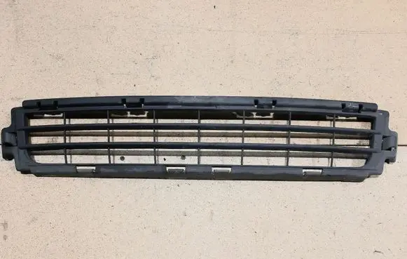 Volvo V50 Front bumper lower grill 30744911
