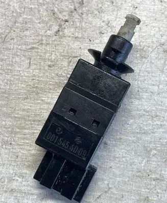 Mercedes-Benz E W211 Brake pedal sensor switch 0015454009