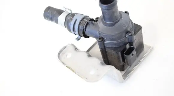 BMW 2 F45 Electric auxiliary coolant/water pump 06H121601M