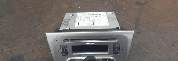 Radio/CD/DVD/GPS head unit