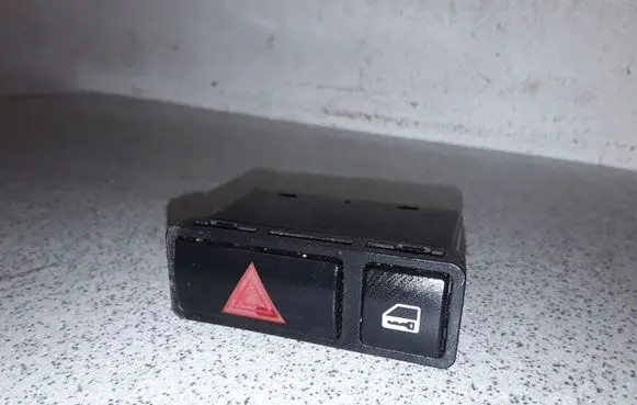 BMW 3 E46 Hazard light switch 61318368920 8368920