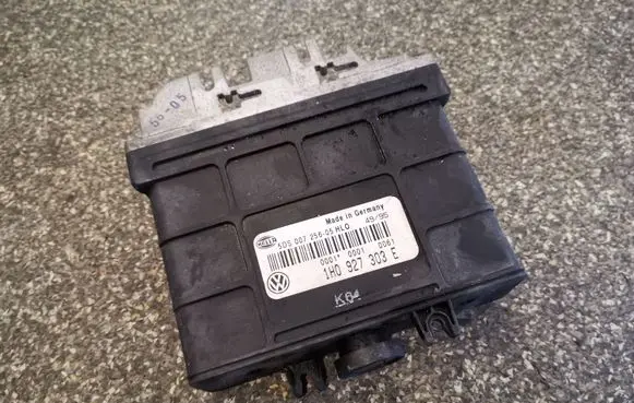 Volkswagen PASSAT B3 Engine control unit/module 1H0927303E