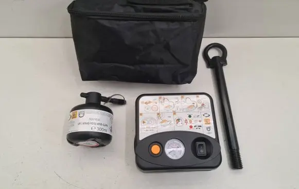 Renault Captur II Tool set 995659599R 997911588R 997911981R