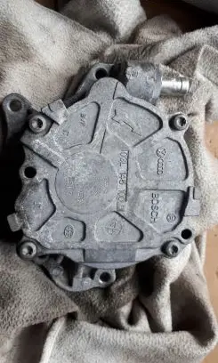 Audi A4 S4 B8 8K Vacuum pump 03L145100F