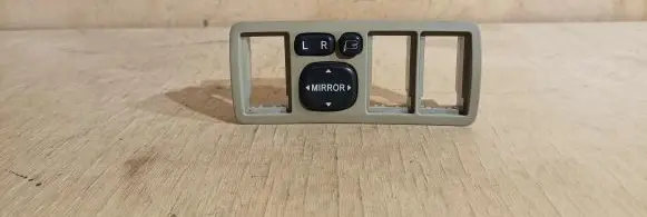 Toyota Avensis T250 Wing mirror switch 183575 777669