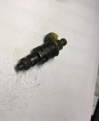 Mazda 626 Fuel injector 1955001330