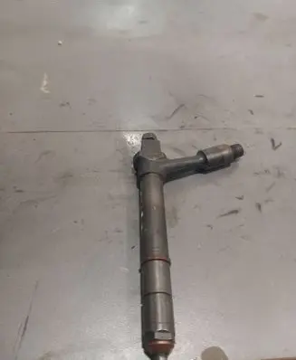 Opel Combo C Fuel injector
