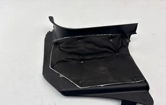 Chevrolet Captiva Rear seat side bottom trim