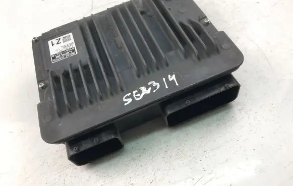 Lexus ES 300h Engine control unit/module ECU 8966133Z10