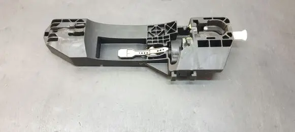 Rear door exterior handle/bracket