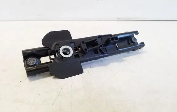 Volvo XC60 Seat belt adjustment rail 8632605
