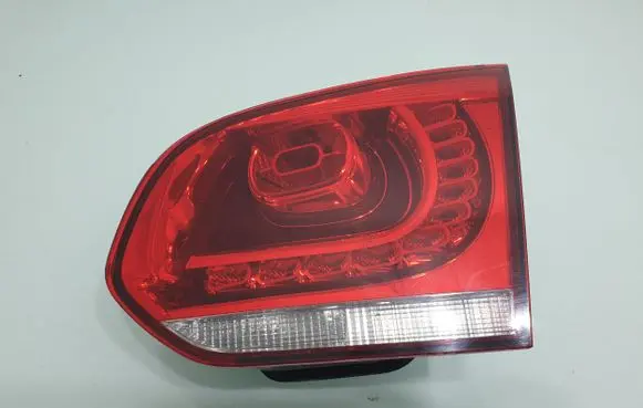 Volkswagen Golf VI Tailgate rear/tail lights