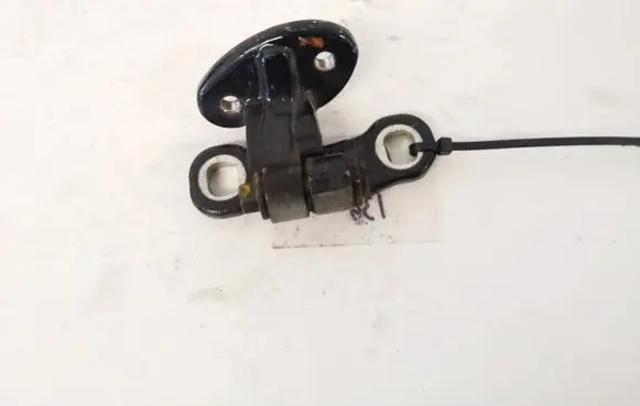 Volvo V50 Rear door lower hinge