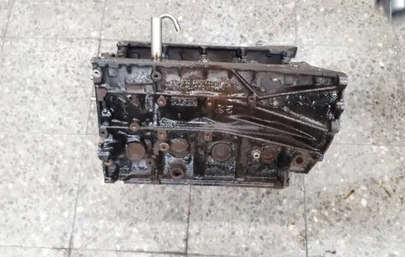 Mercedes-Benz E W210 Engine block 1110112201