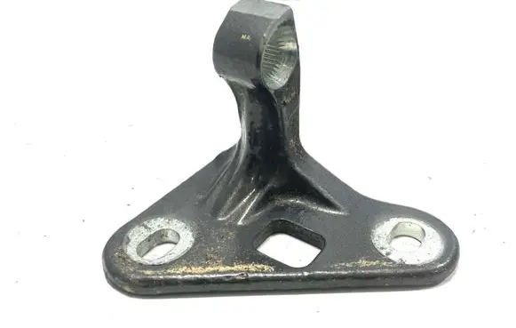 Mercedes-Benz CLS C219 Front door lower hinge ISE0602