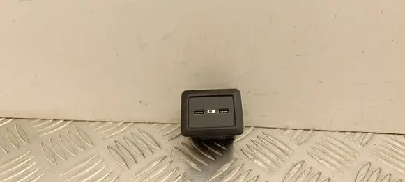 Mercedes-Benz EQC USB socket connector A2538206200
