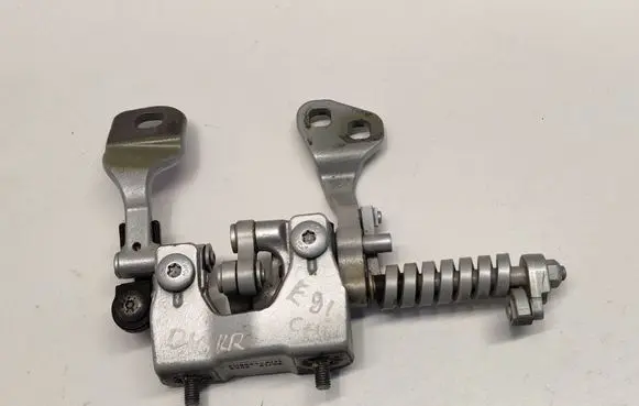 BMW 3 E90 E91 Tailgate/trunk/boot hinge 7119041