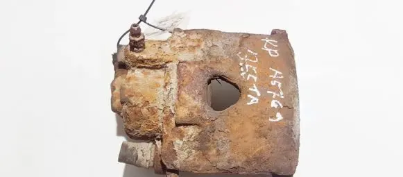 Volkswagen Jetta II Front brake caliper