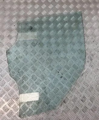 Hyundai Terracan Front door window glass four-door