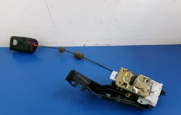 Ford Mondeo Mk III Front door lock 2S4A-A21813-FA