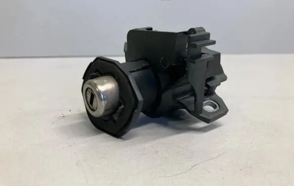 BMW 3 E92 E93 Tailgate exterior lock 7167321 10862510