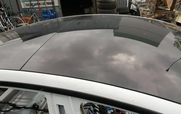 Tesla Model 3 Sunroof glass 