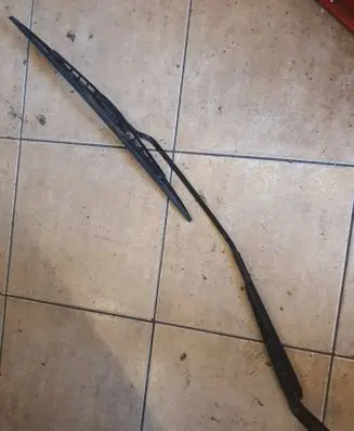 Volkswagen Golf IV Front wiper blade arm 183328 AL231