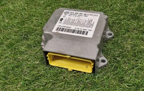 Volkswagen Jetta VI Airbag control unit/module 5C0959655AB 5WK44874