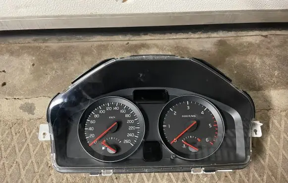 Volvo C30 Speedometer (instrument cluster) 36002433 31254776 69199420T