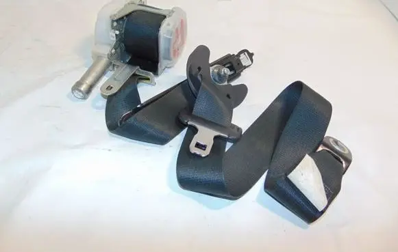 Toyota Avensis T270 Front seatbelt 7322005100C2
