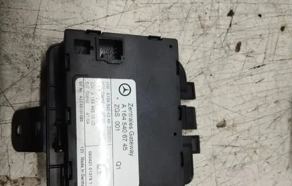 Mercedes-Benz ML W164 Gateway control module A1645406745 A1644451000 A1645404345