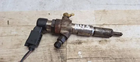 Fuel injector