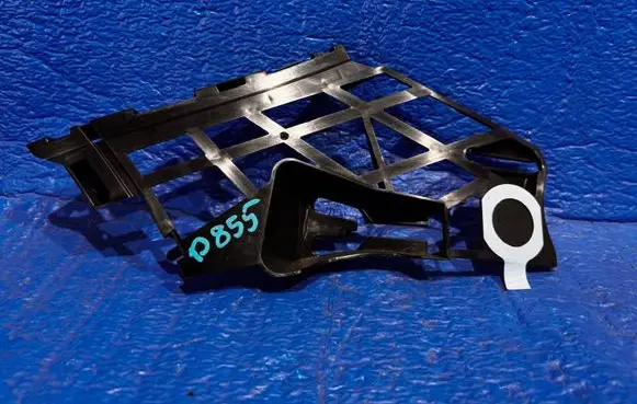 Mercedes-Benz B W246 W242 Front bumper mounting bracket A2468852021