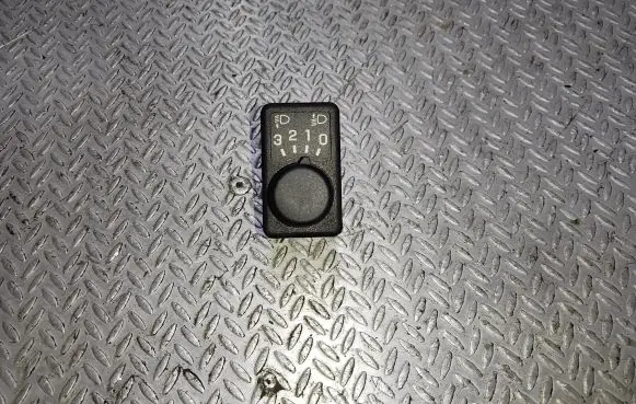 Nissan Primera Headlight level height control switch
