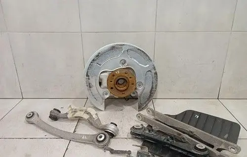 BMW M5 F90 Rear wheel hub 7857065