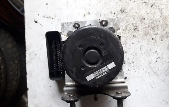 Volkswagen Transporter - Caravelle T5 ABS Pump 7H0614517B