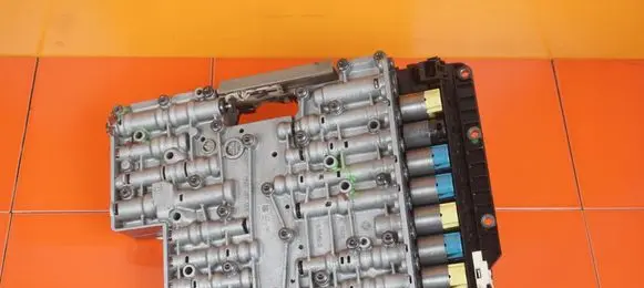 Land Rover Discovery 3 - LR3 Torque split ecu control unit/module 1068128350 276DT